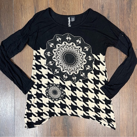Desigual Black and Cream Herringbone Open Back Blouse SZ XS - Picture 1 of 5